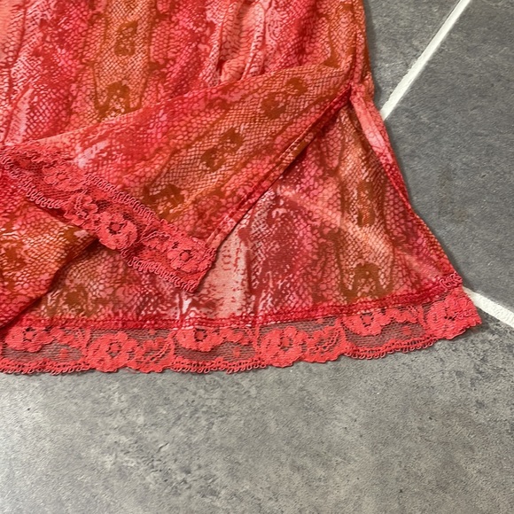 Victoria’s Secret Rare 2000 Snake skin sheer Slip size Small - Picture 7 of 11